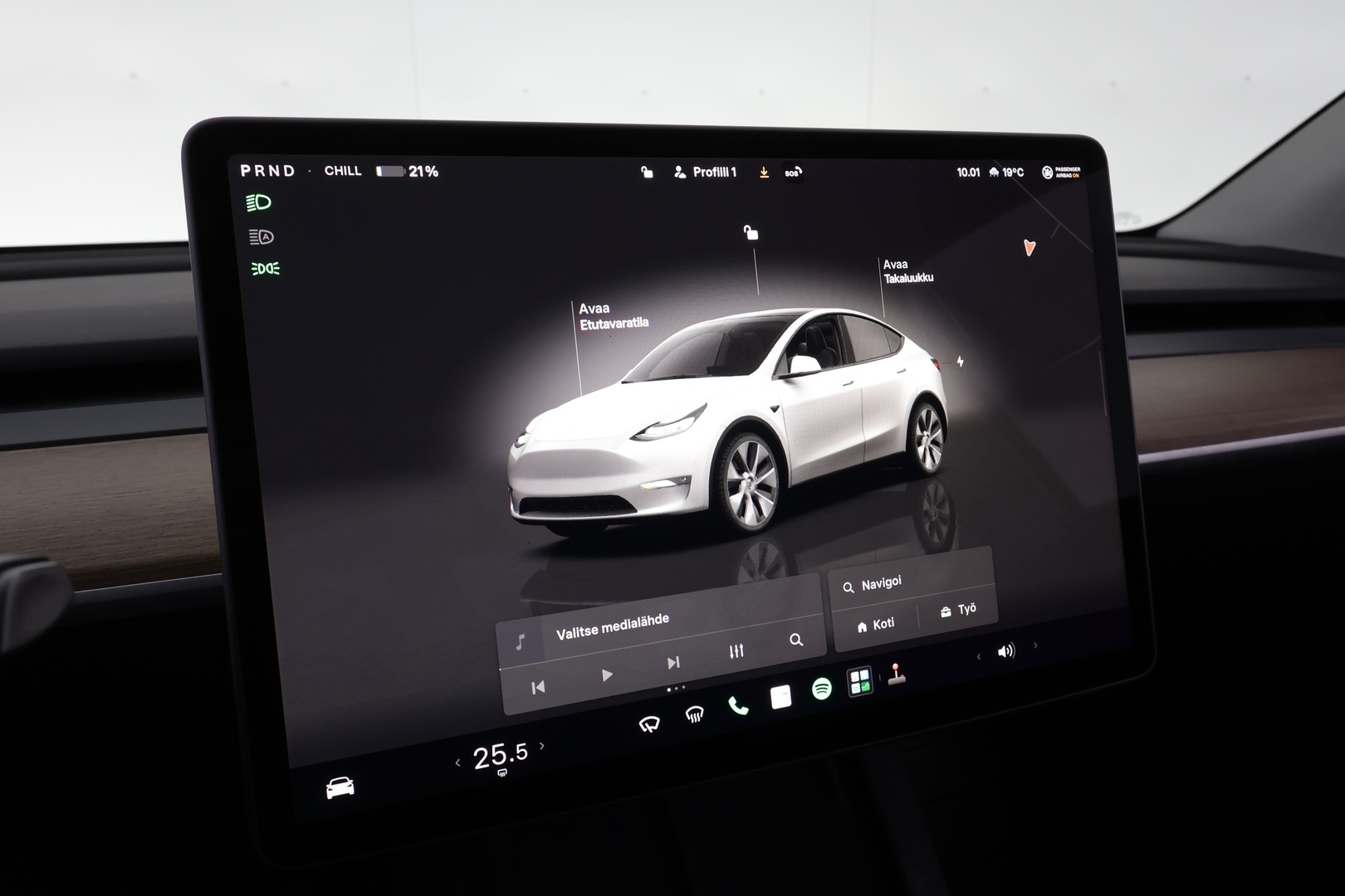 TESLA Model Y 2024