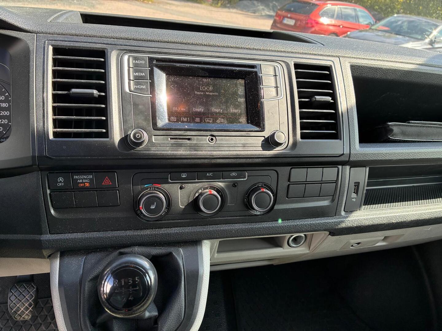 VOLKSWAGEN Transporter 2016