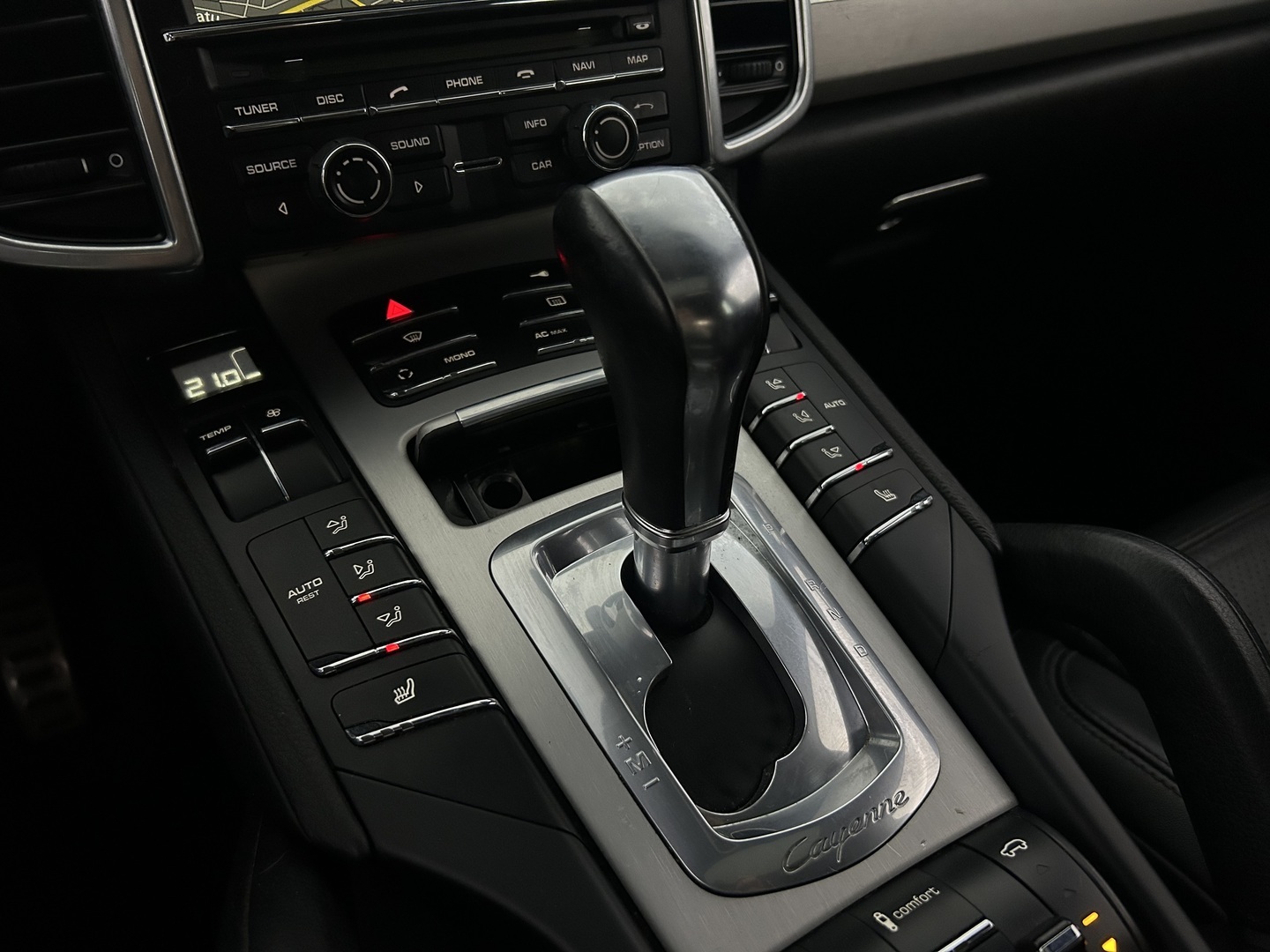 PORSCHE Cayenne 2011