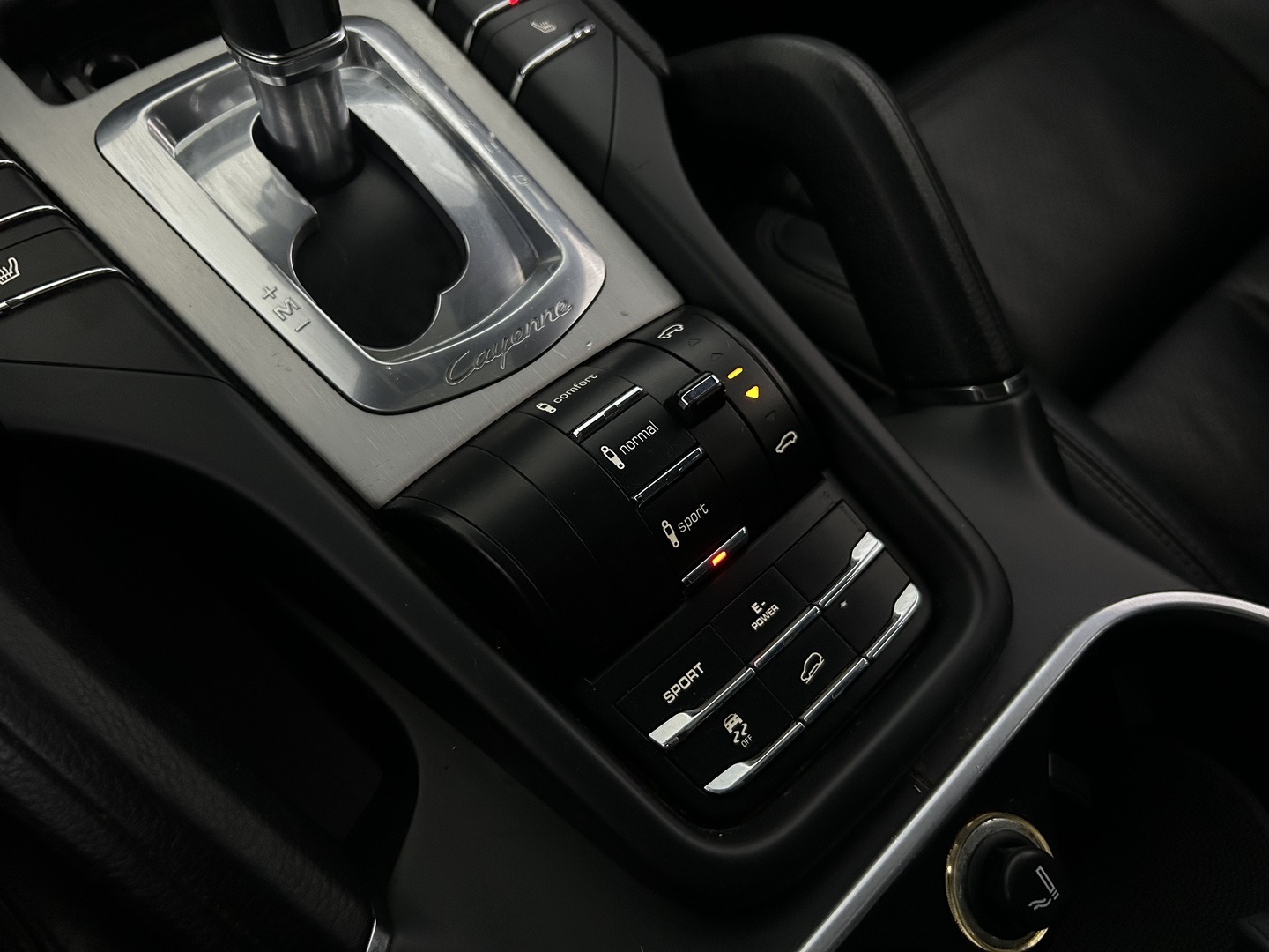 PORSCHE Cayenne 2011