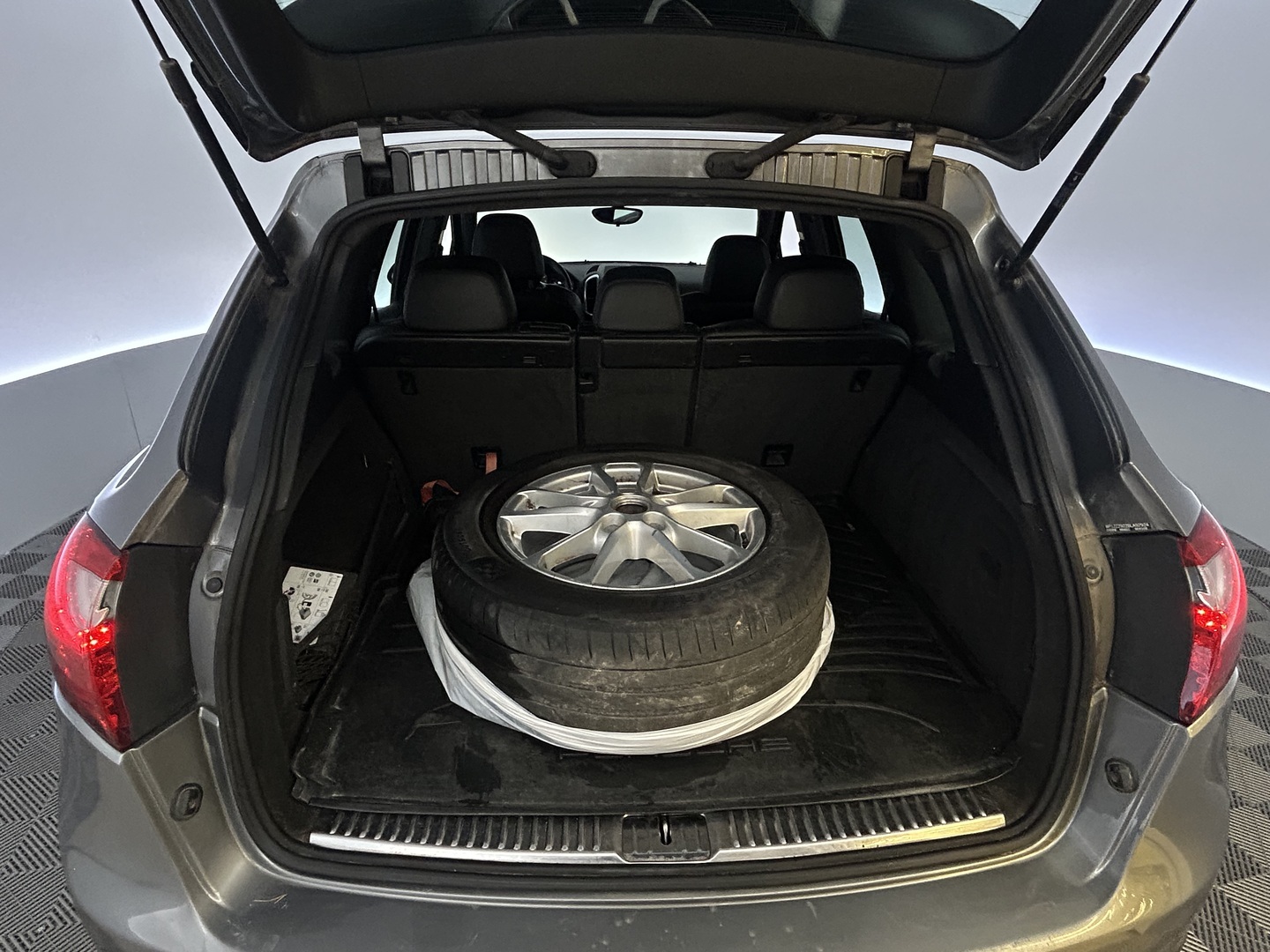 PORSCHE Cayenne 2011