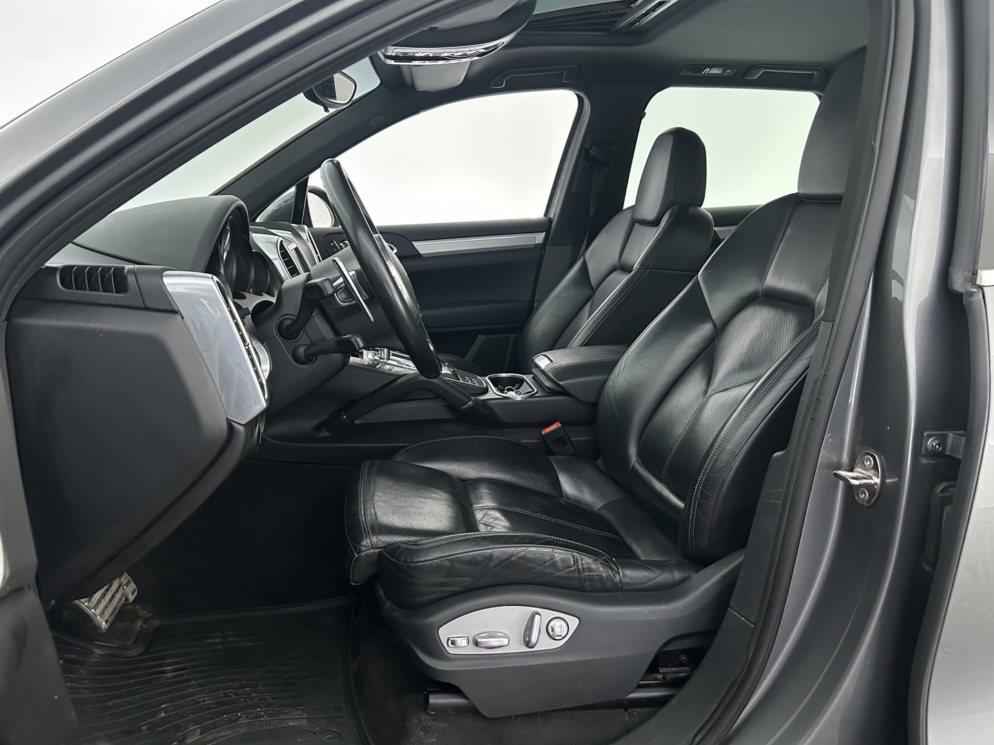 PORSCHE Cayenne 2011