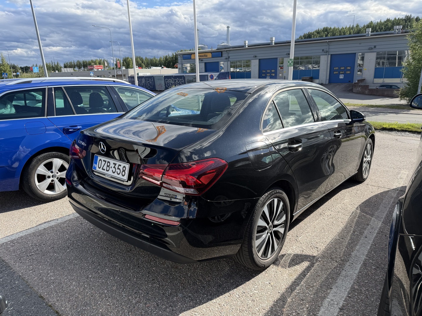 MERCEDES-BENZ A 2021