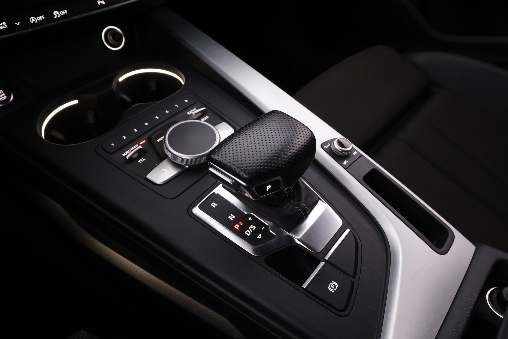 AUDI A4 2017