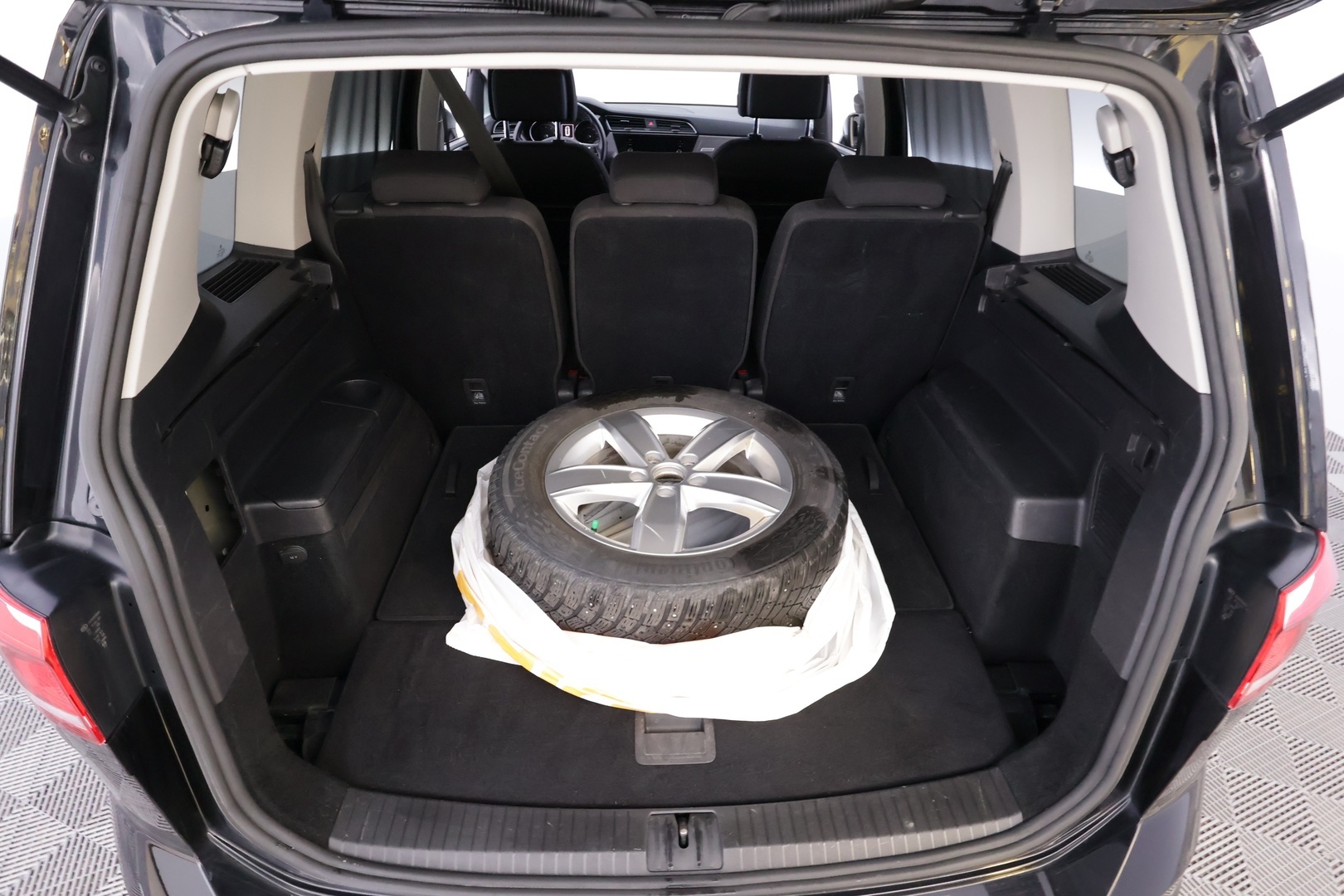 VOLKSWAGEN Touran 2020