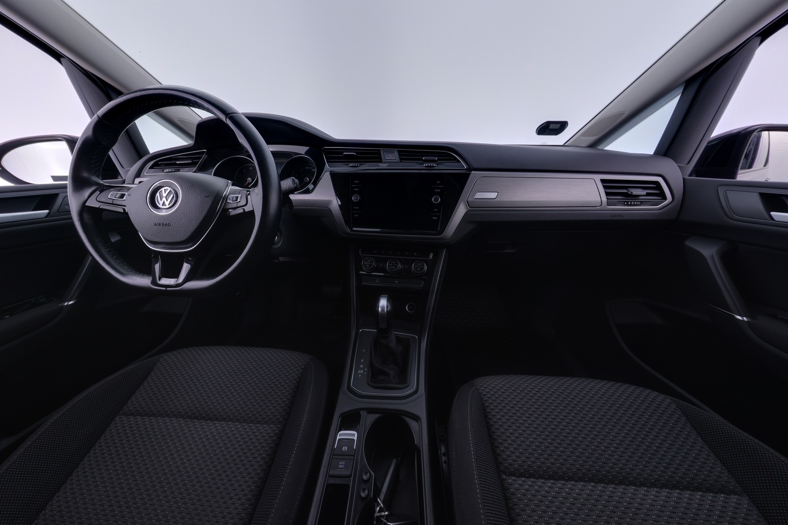 VOLKSWAGEN Touran 2020
