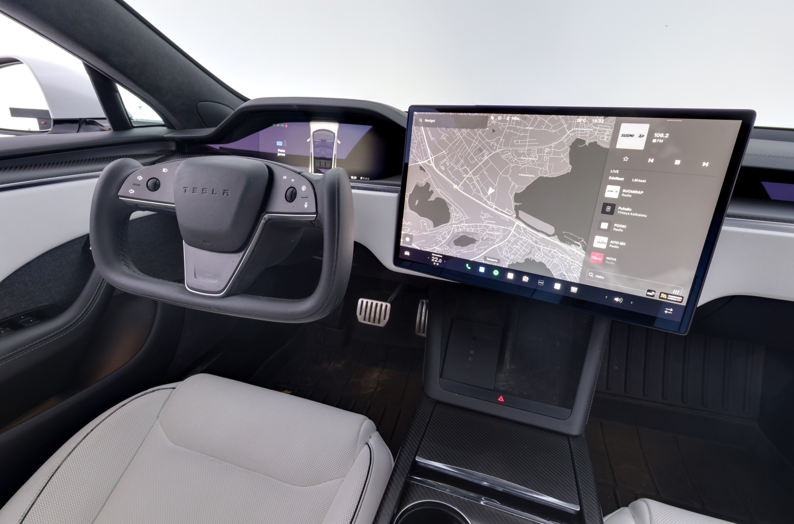 TESLA Model S 2023