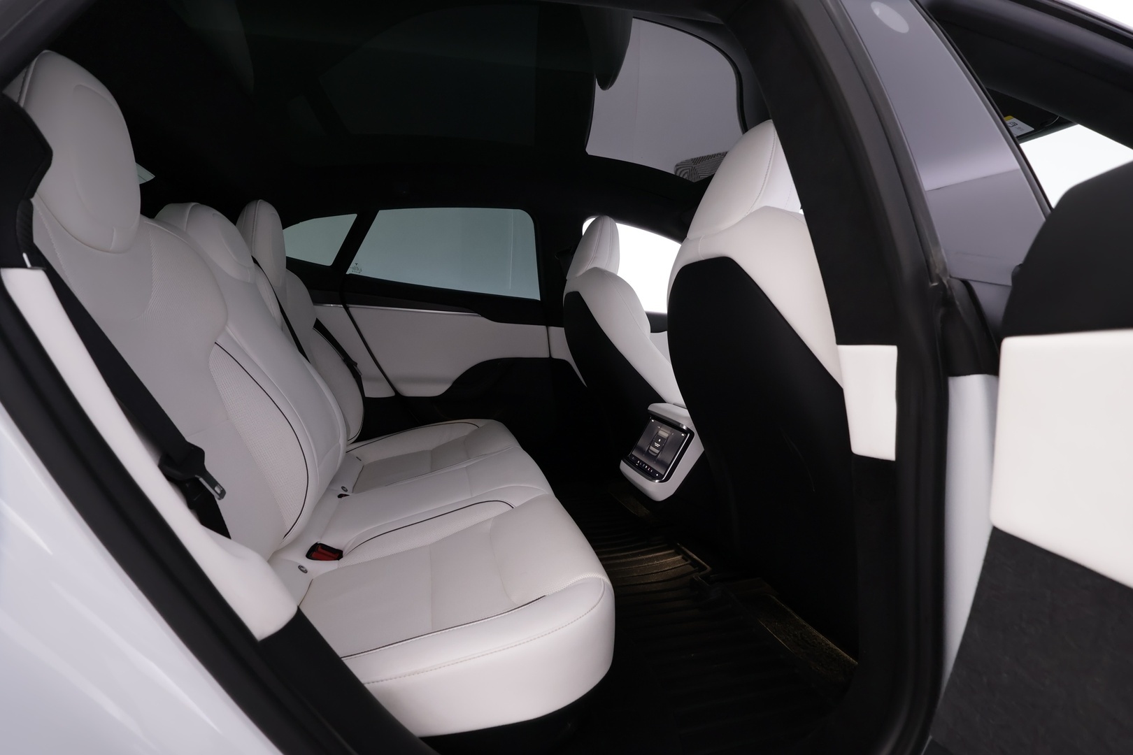 TESLA Model S 2023