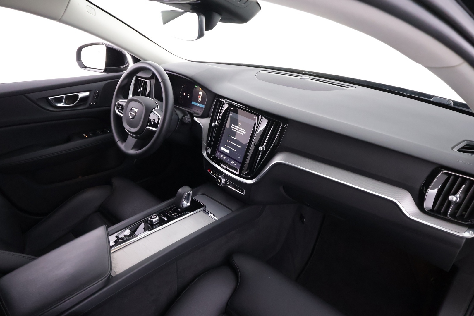 VOLVO V60 2023