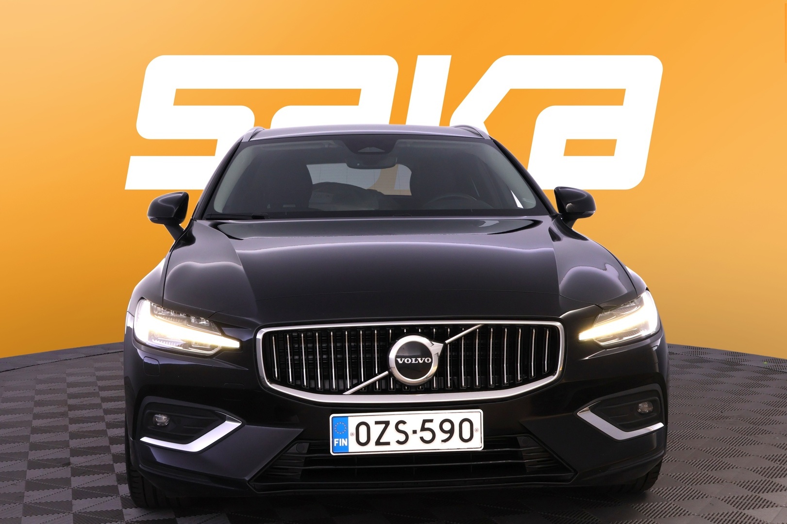 VOLVO V60 2023