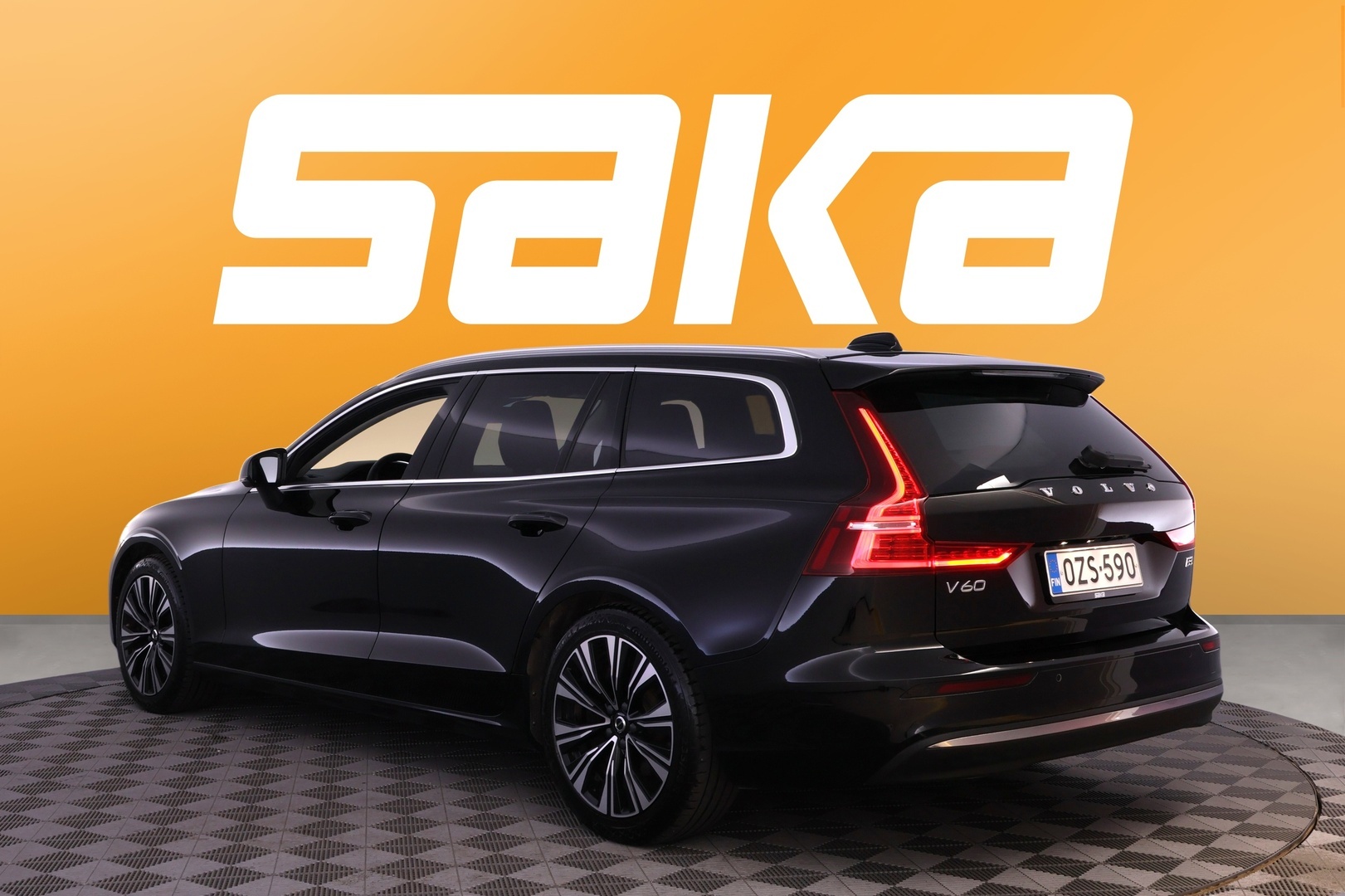 VOLVO V60 2023