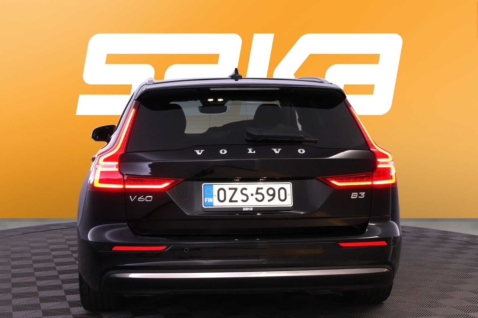 VOLVO V60 2023