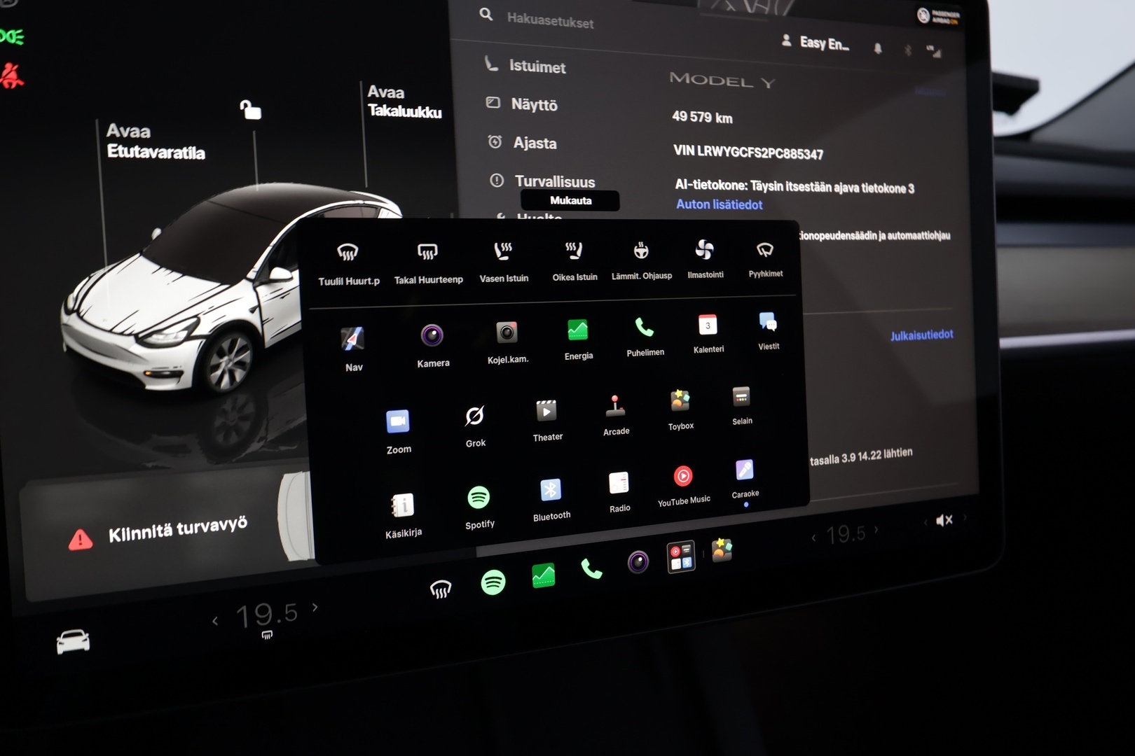 TESLA Model Y 2023