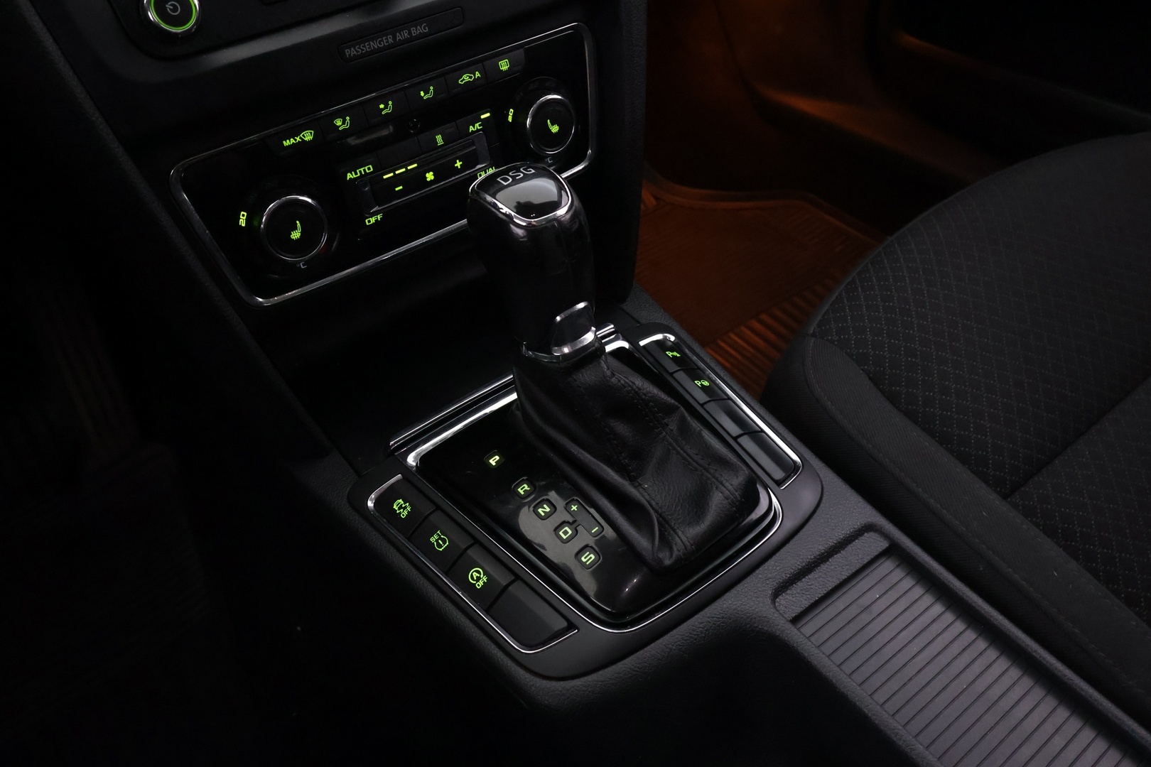 SKODA Superb 2014