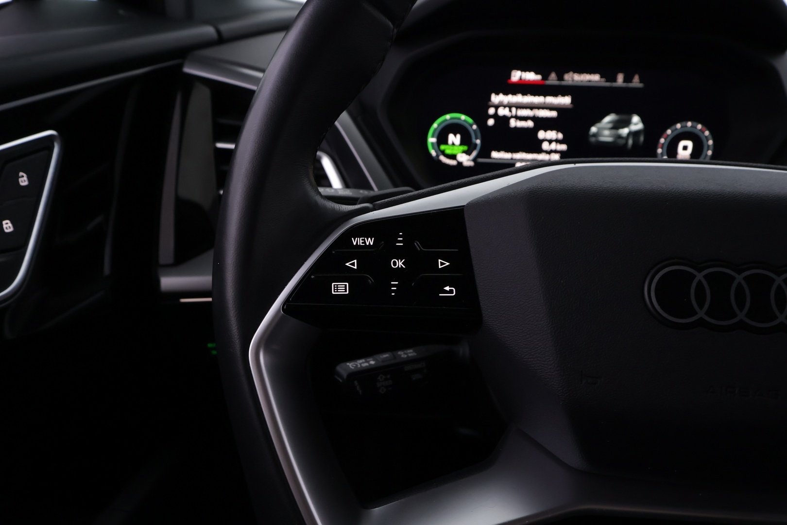 AUDI Q4 e-tron 2023