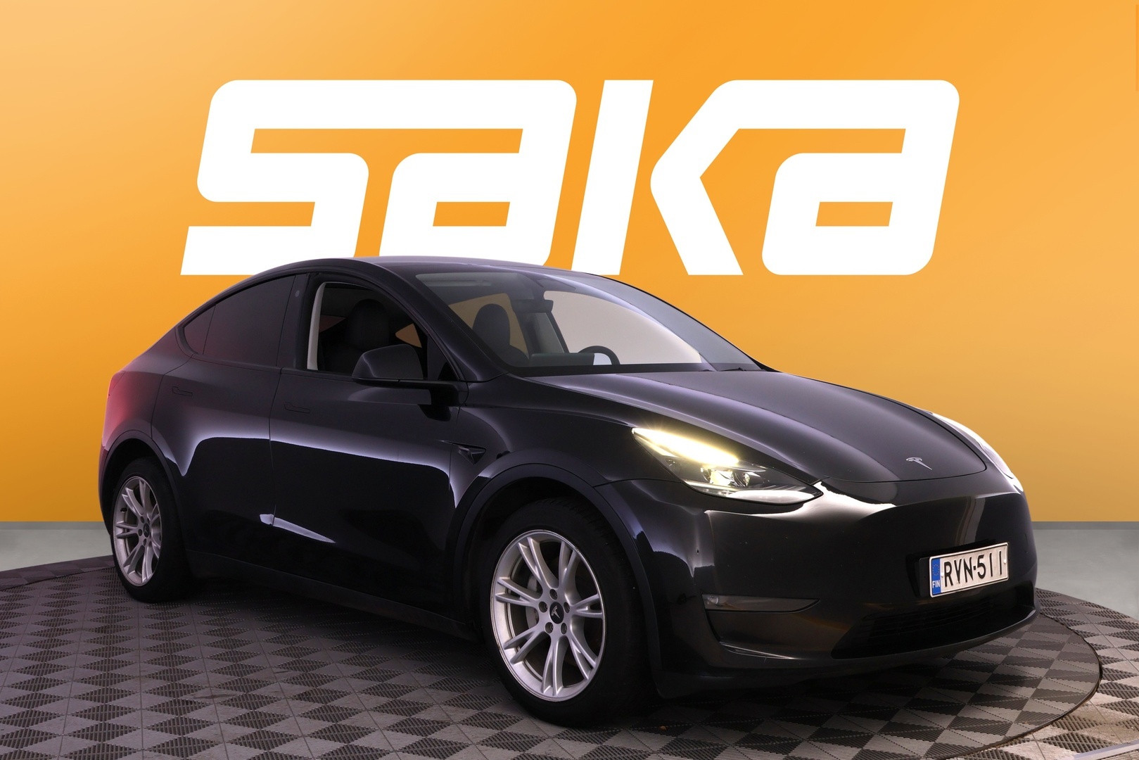 TESLA Model Y 2024