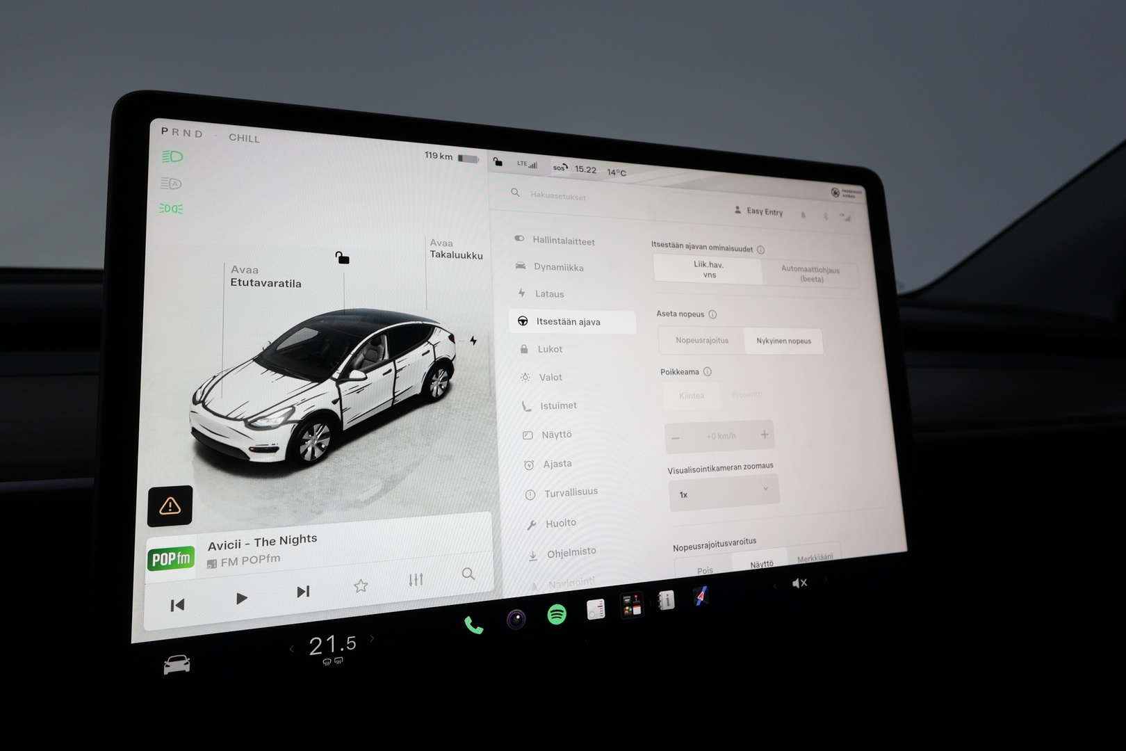 TESLA Model Y 2024
