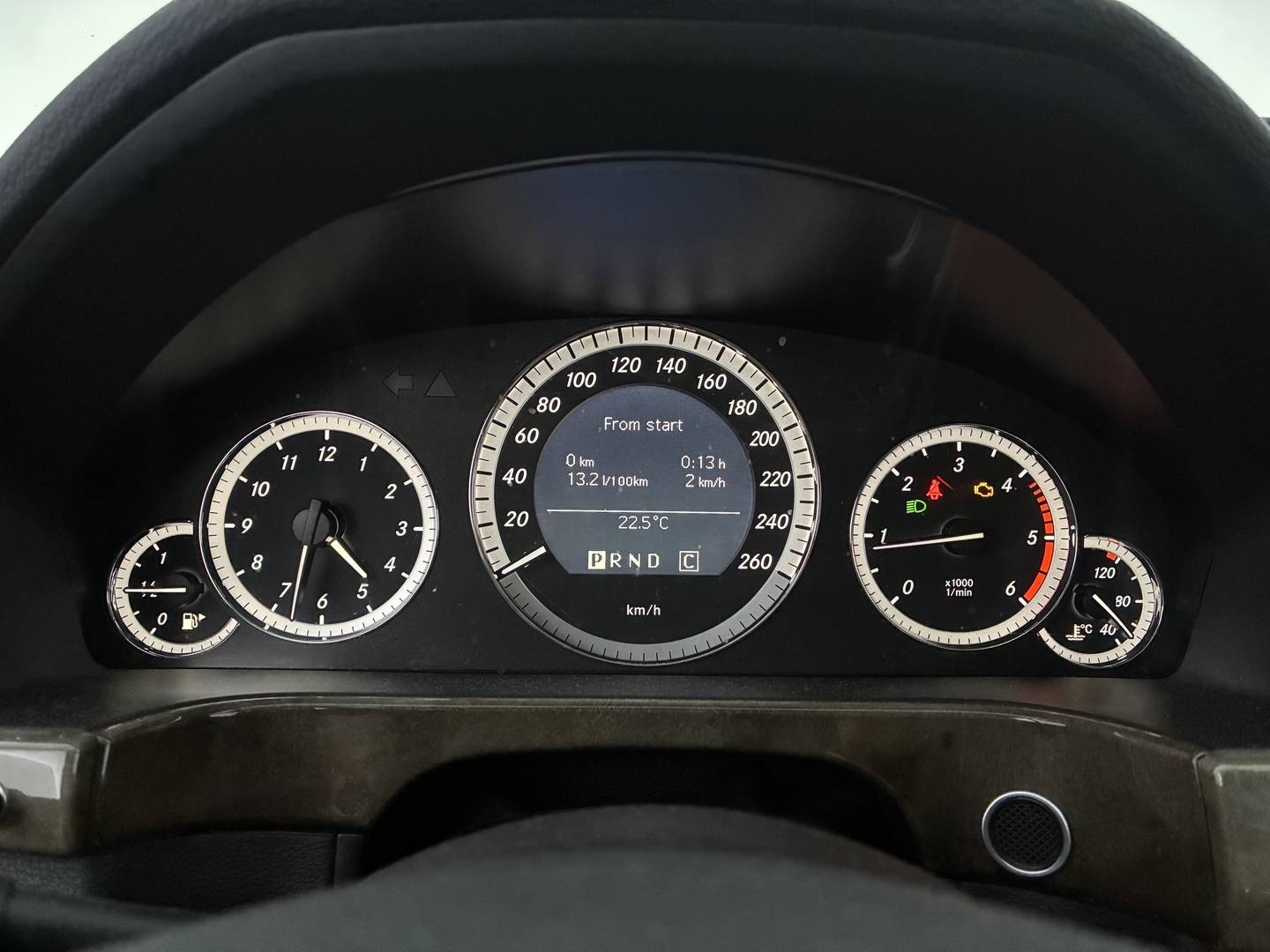 MERCEDES-BENZ E 2010