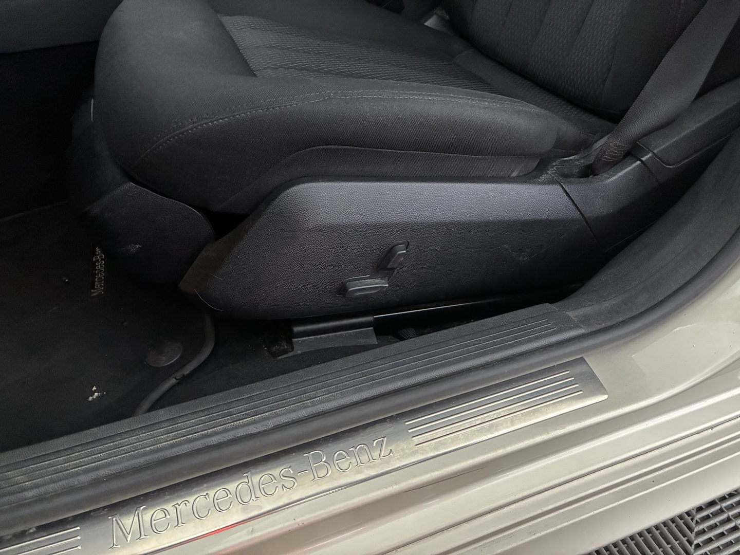 MERCEDES-BENZ E 2010