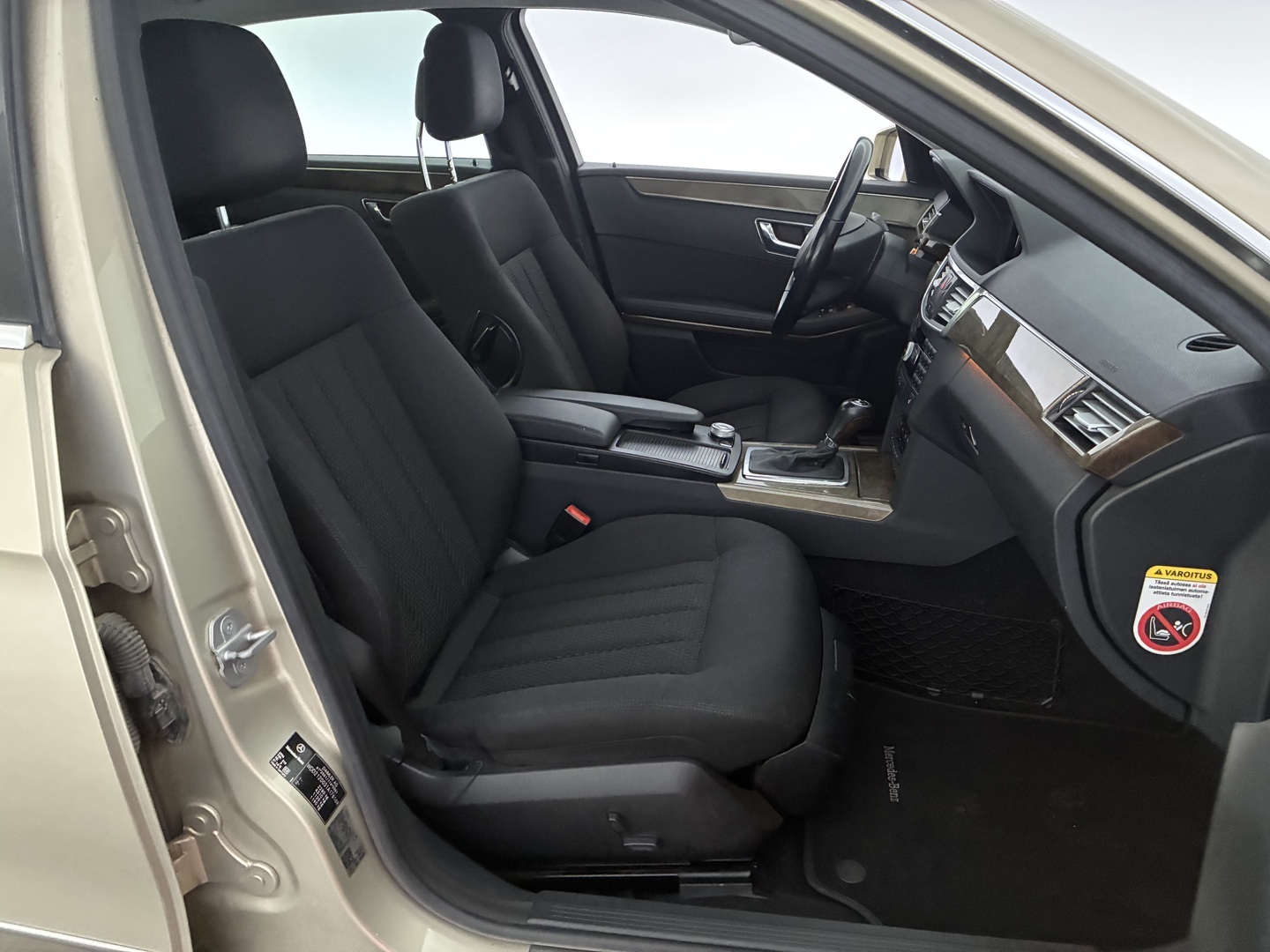 MERCEDES-BENZ E 2010