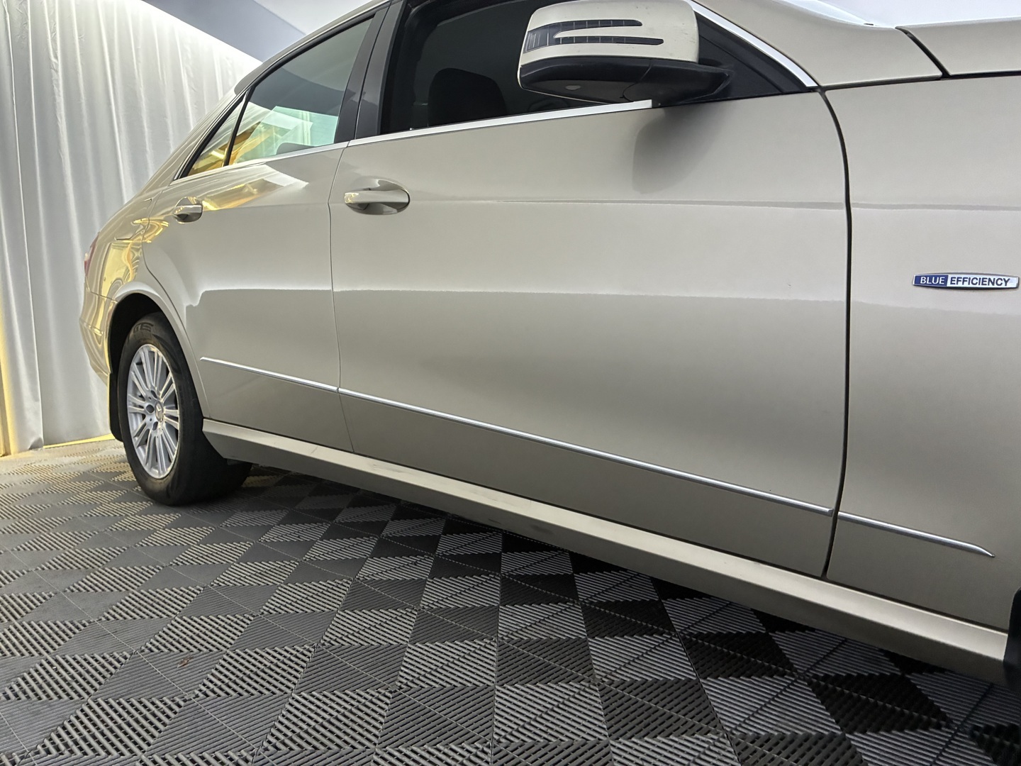 MERCEDES-BENZ E 2010