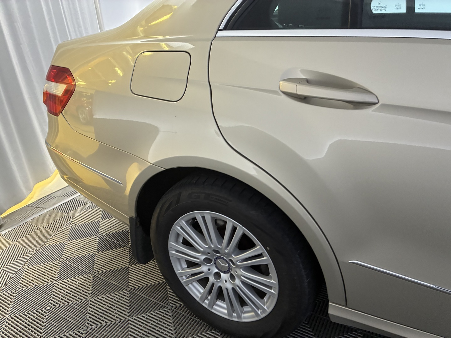 MERCEDES-BENZ E 2010