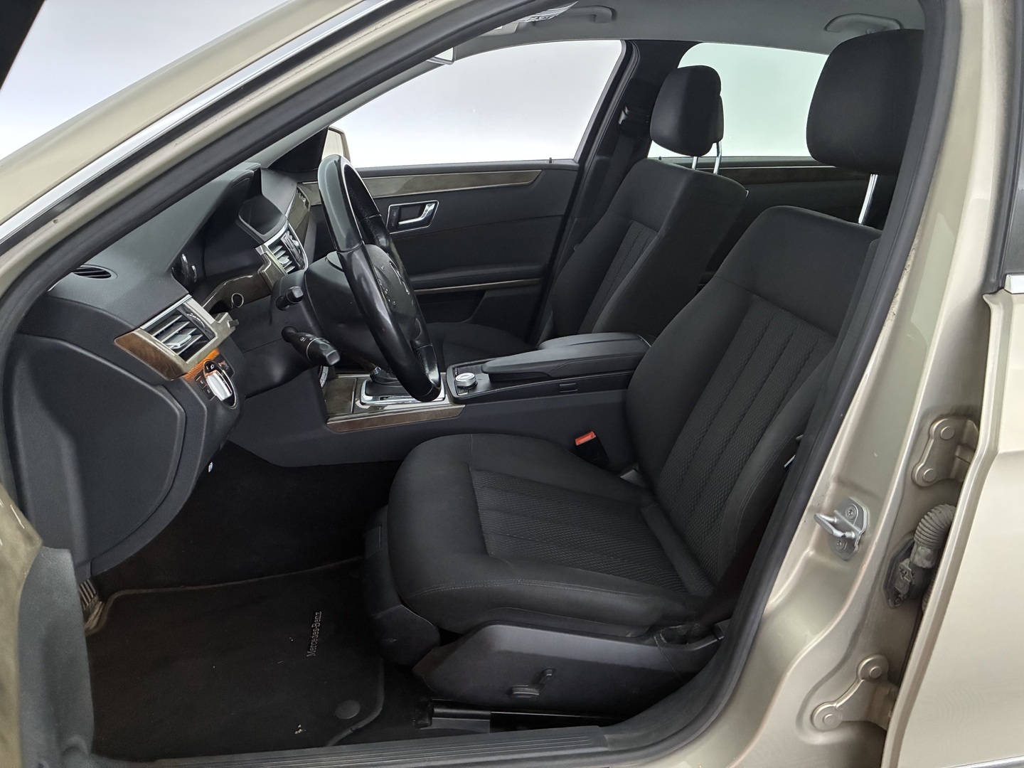 MERCEDES-BENZ E 2010