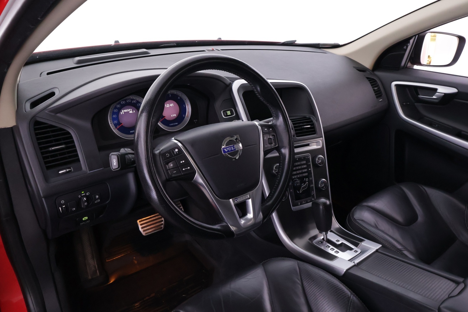VOLVO XC60 2011