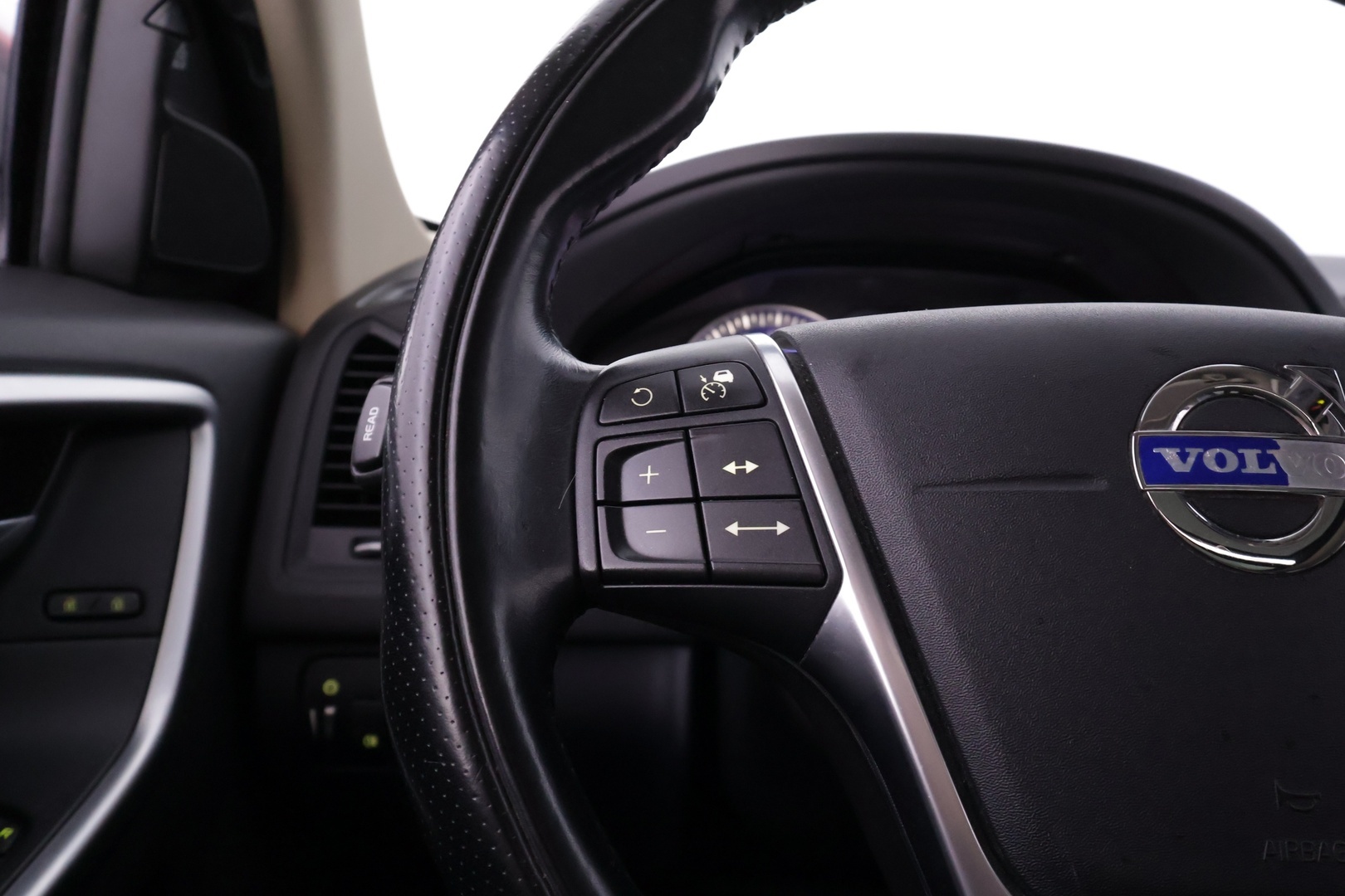 VOLVO XC60 2011