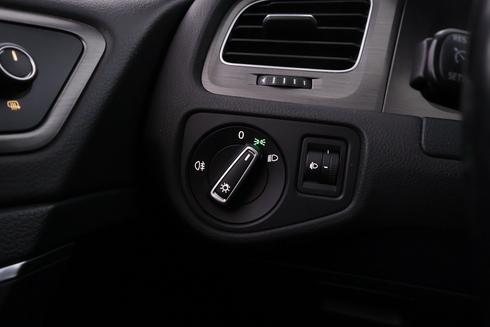 VOLKSWAGEN Golf 2013
