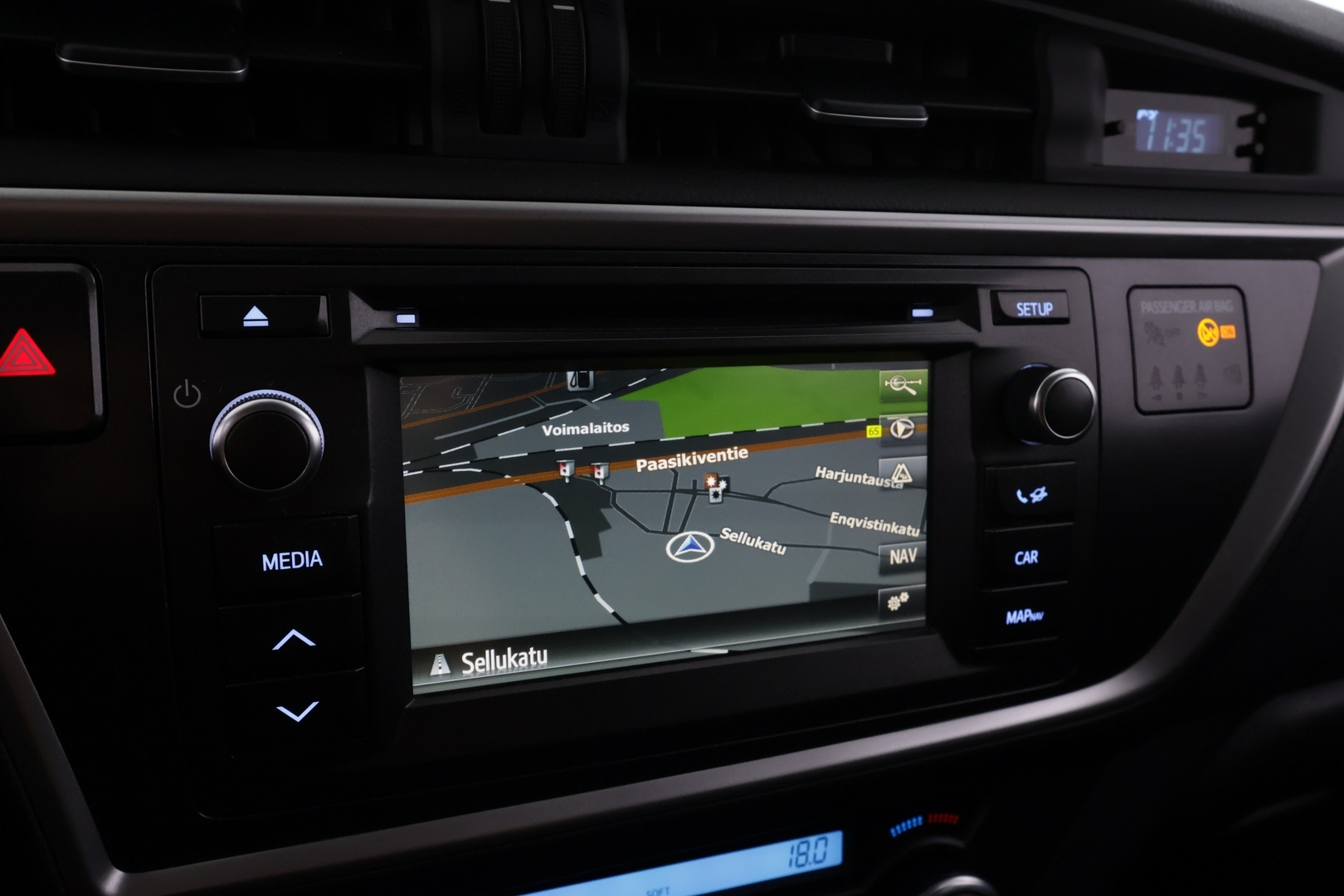 TOYOTA Auris 2015
