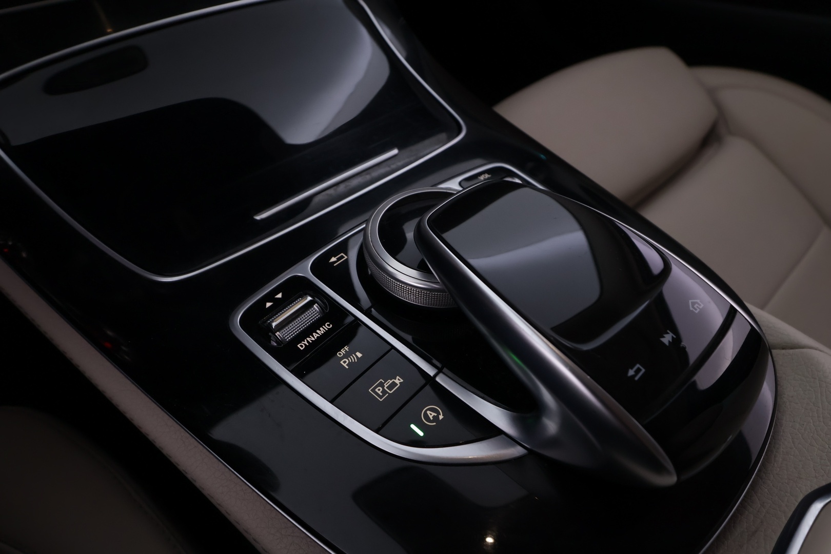 MERCEDES-BENZ E 2017