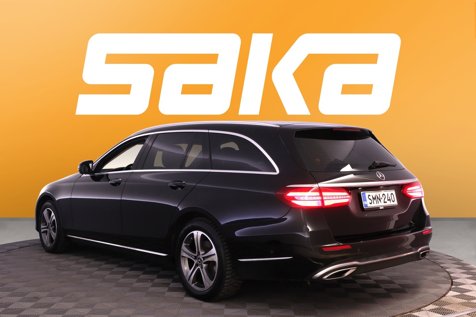MERCEDES-BENZ E 2017