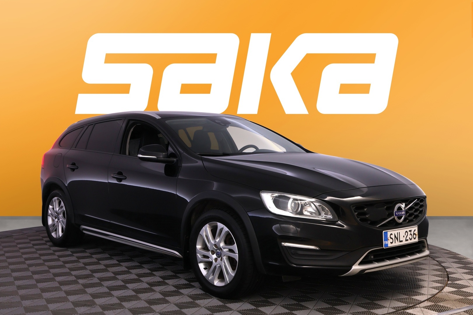VOLVO V60 CROSS COUNTRY 2016