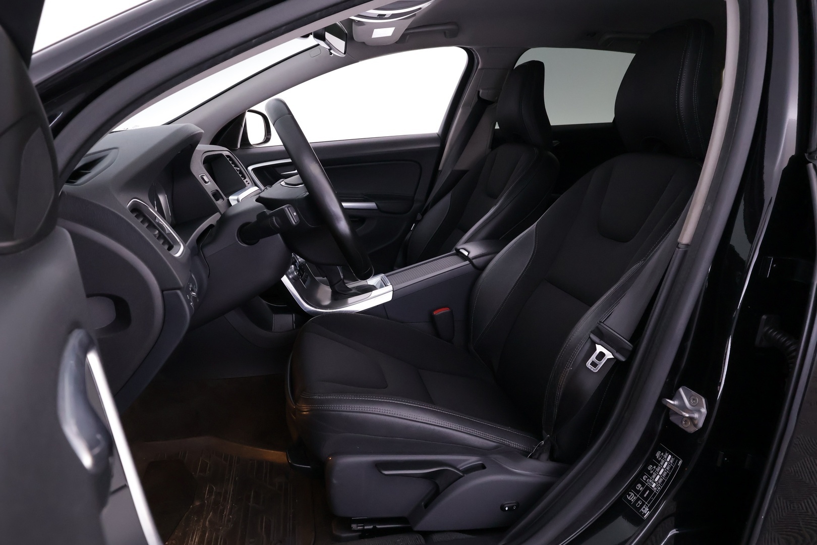 VOLVO V60 CROSS COUNTRY 2016