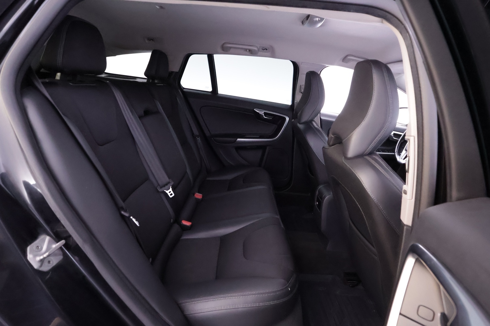 VOLVO V60 CROSS COUNTRY 2016