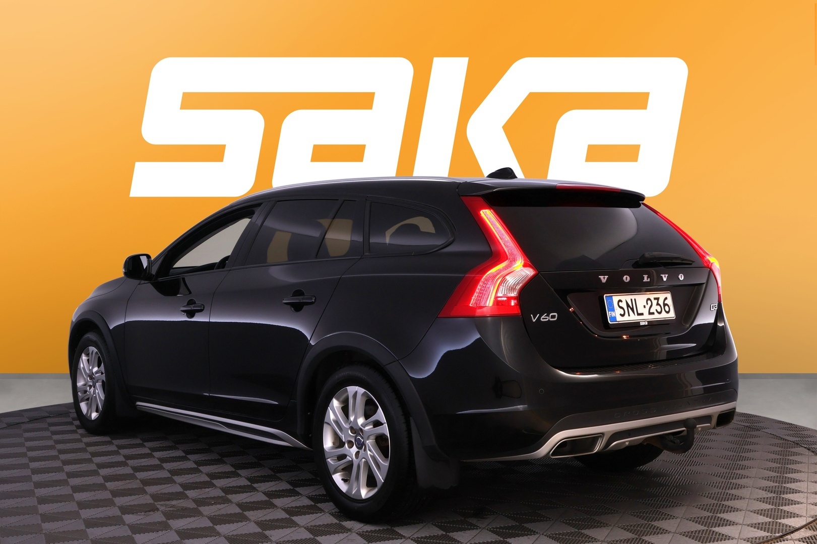 VOLVO V60 CROSS COUNTRY 2016
