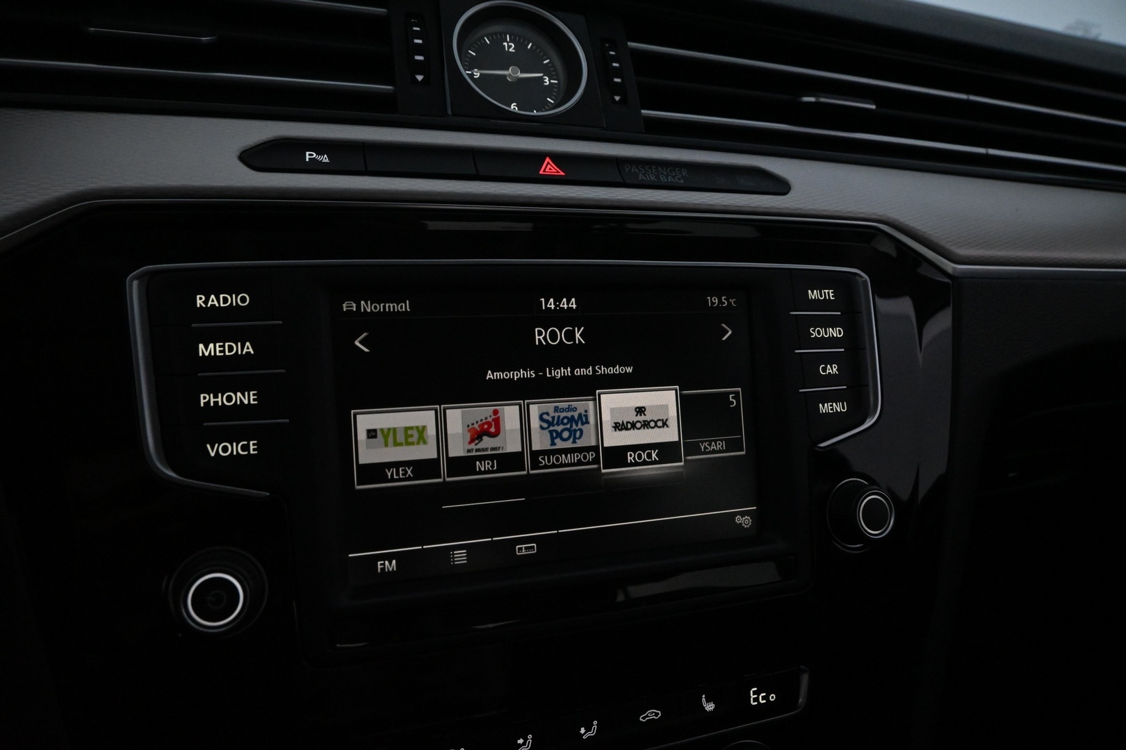 VOLKSWAGEN Passat 2016