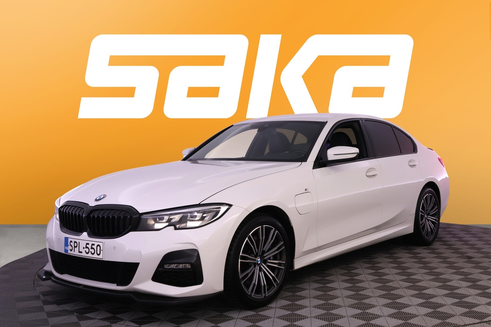 BMW 330 2020