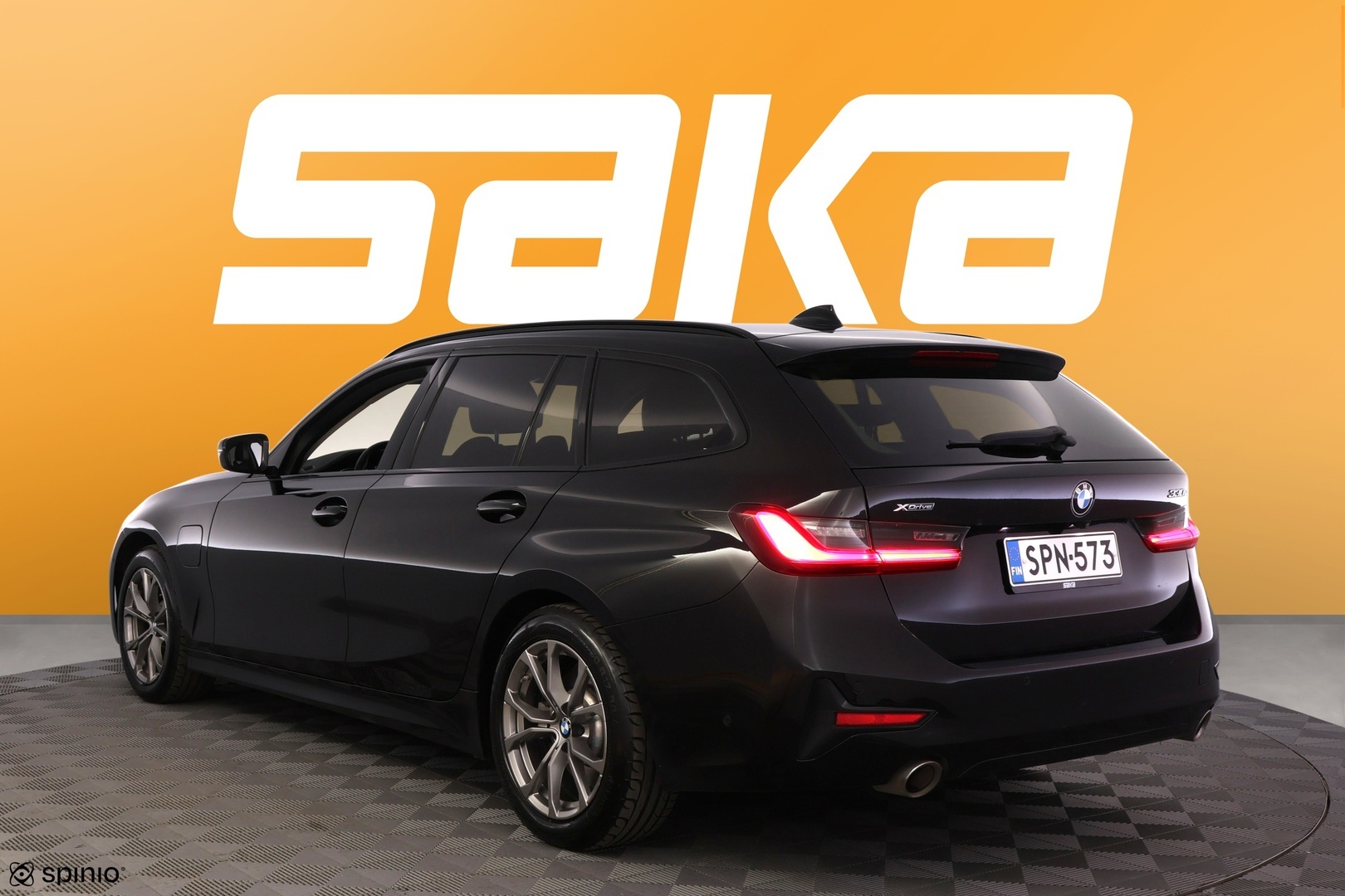BMW 330 2021