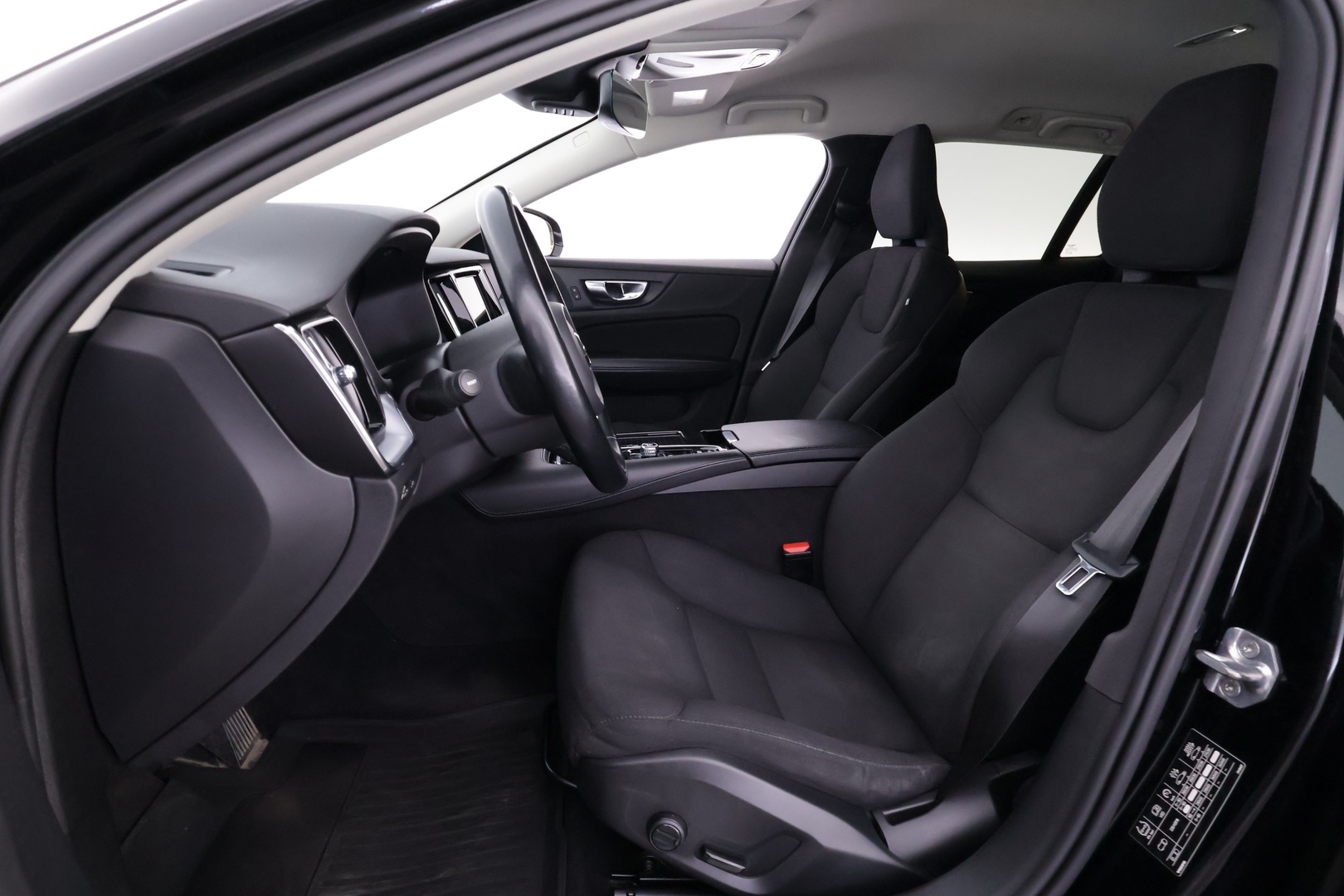 VOLVO V60 2021