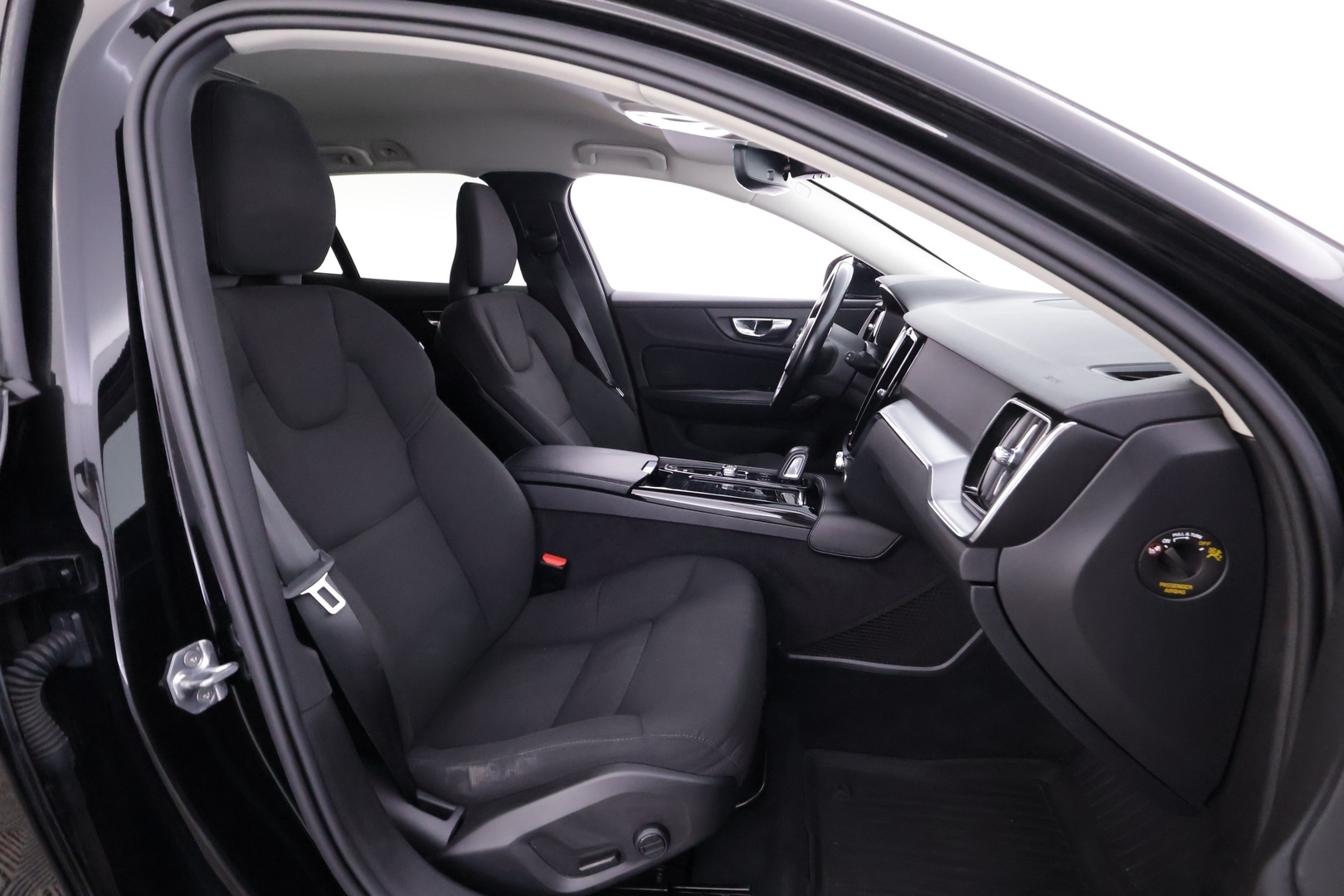VOLVO V60 2021