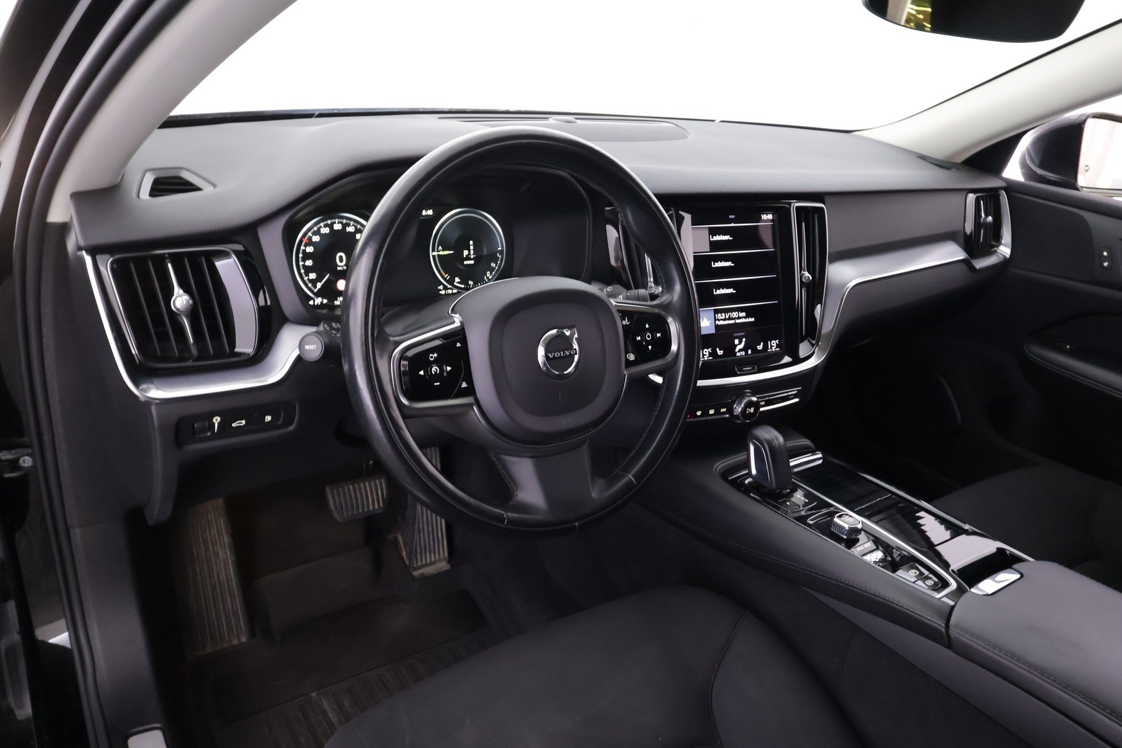 VOLVO V60 2021