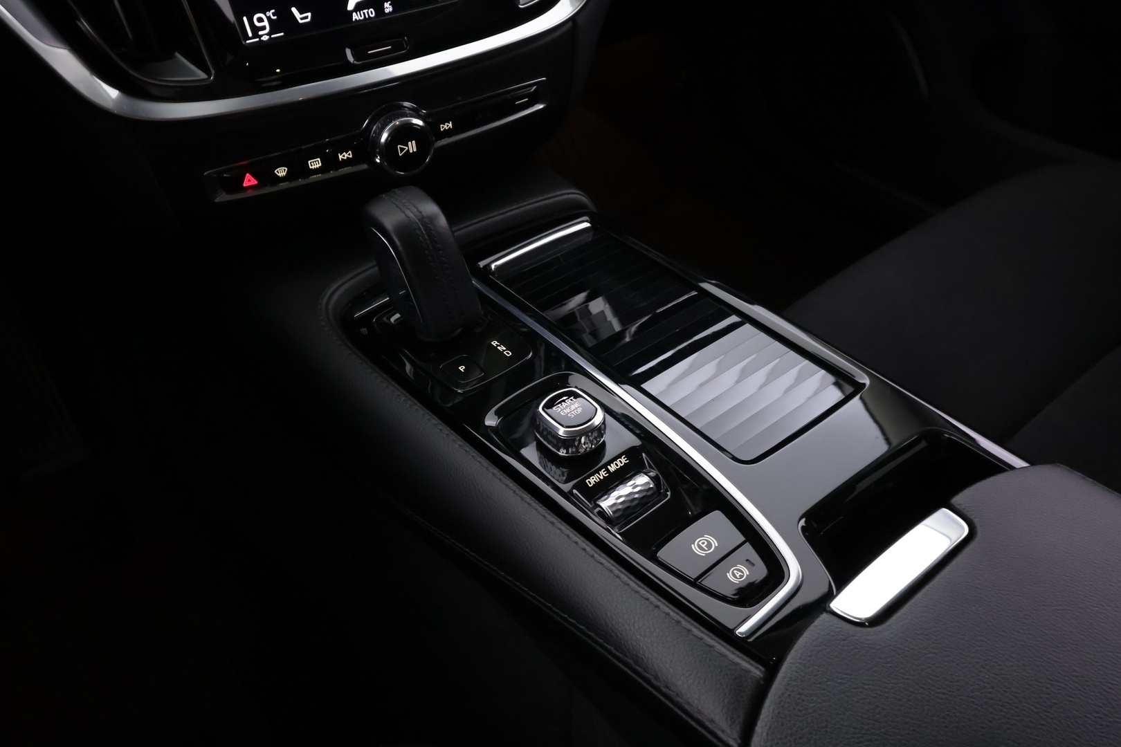 VOLVO V60 2021