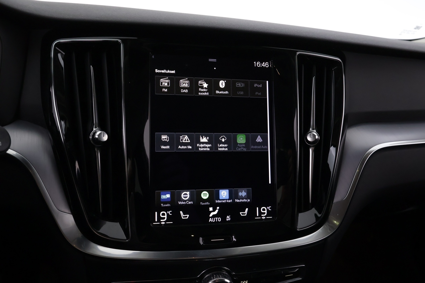 VOLVO V60 2021