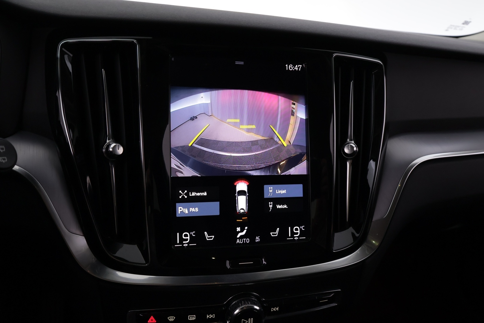 VOLVO V60 2021