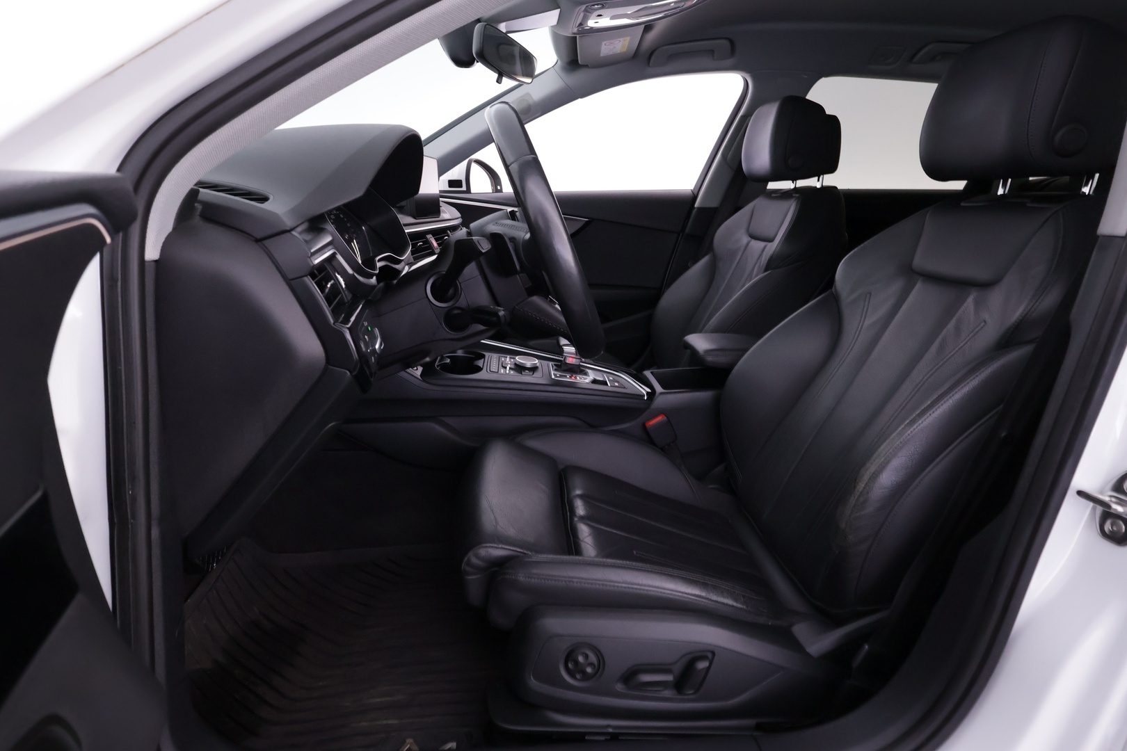 AUDI A4 2019