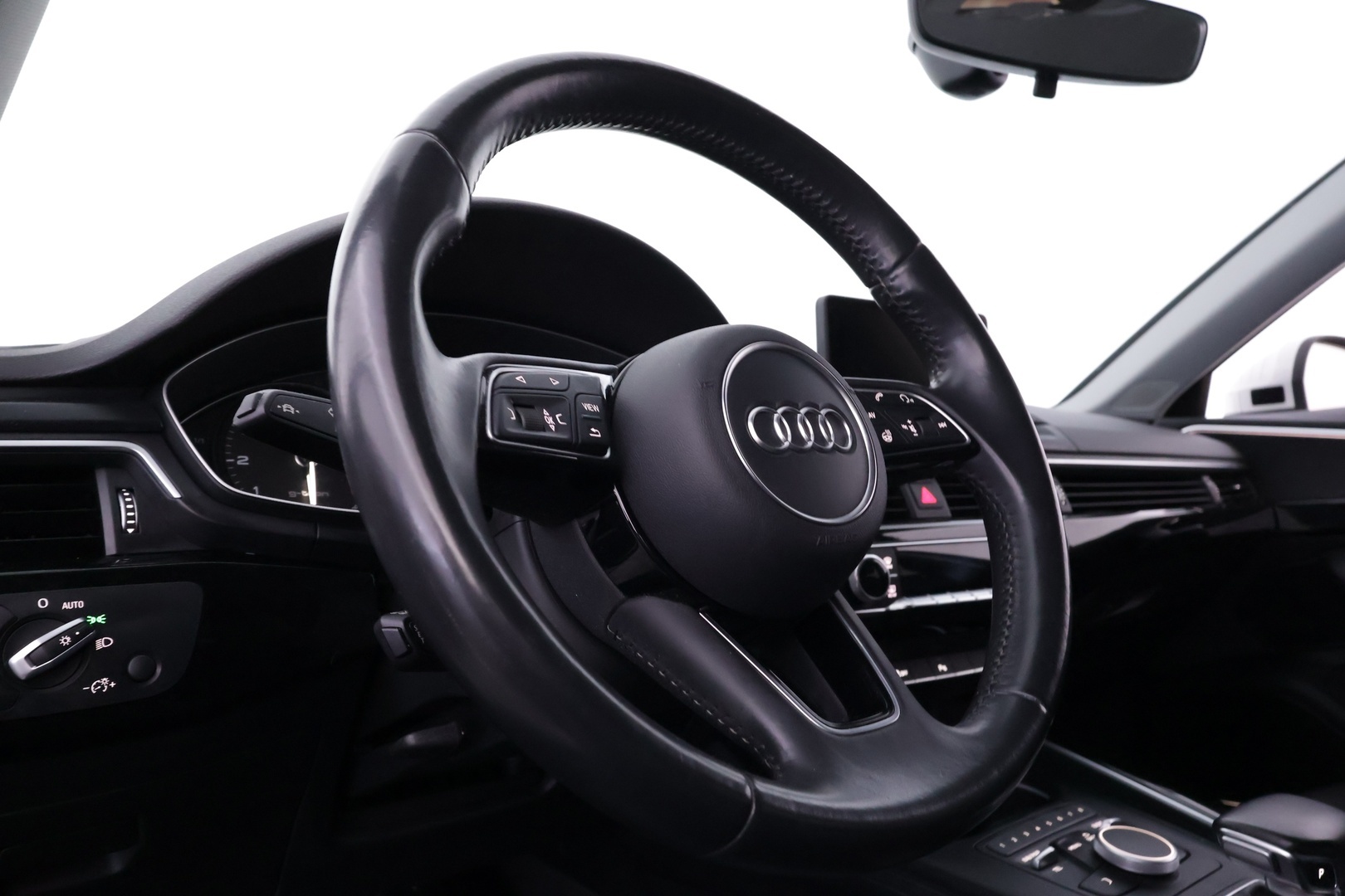 AUDI A4 2019