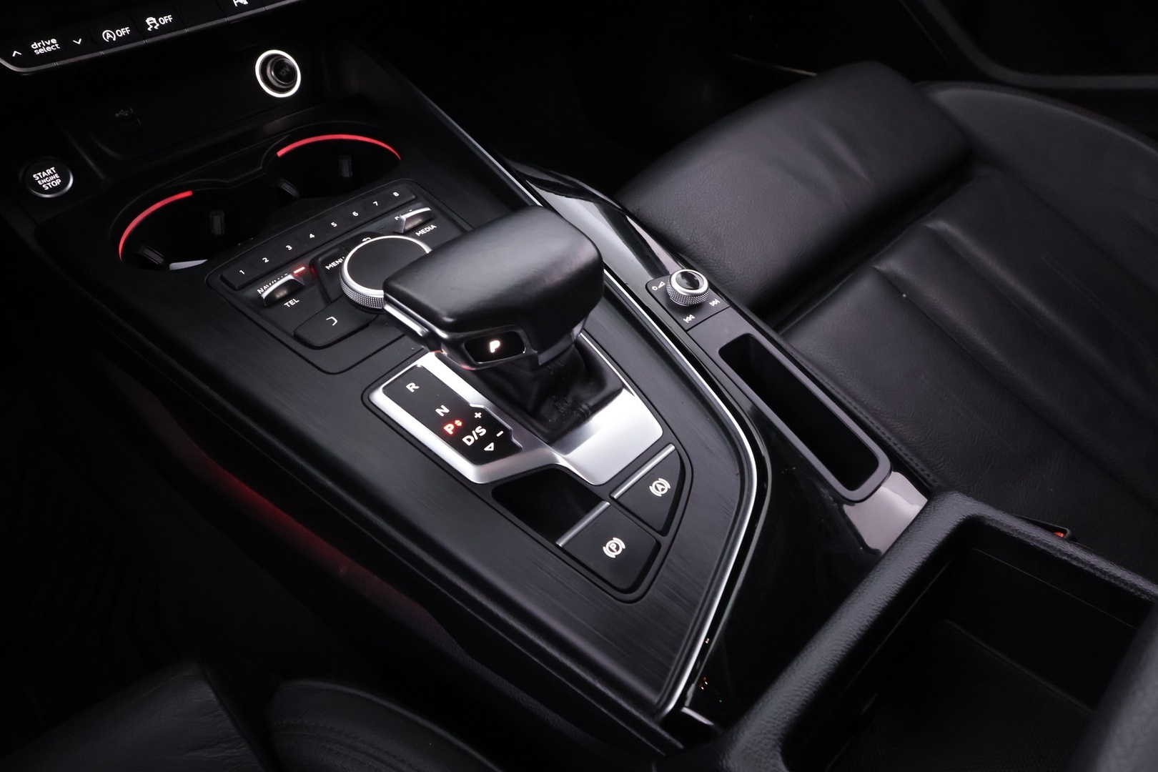 AUDI A4 2019