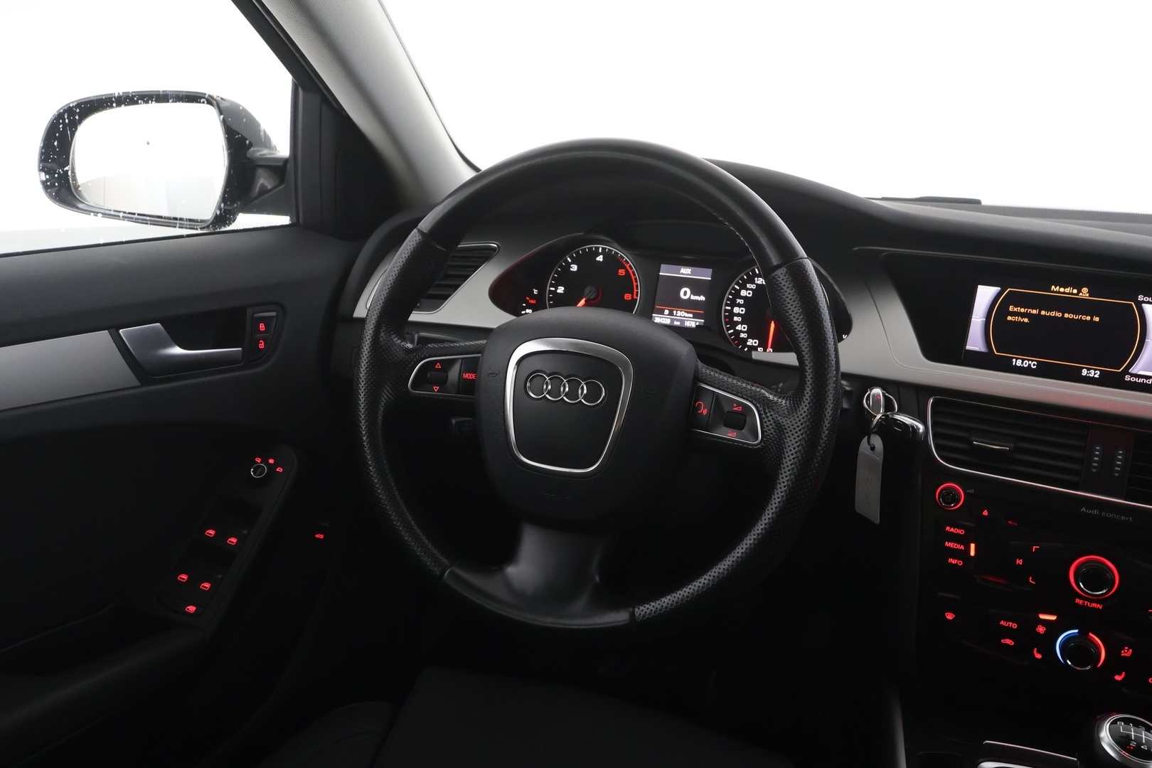 AUDI A4 2011